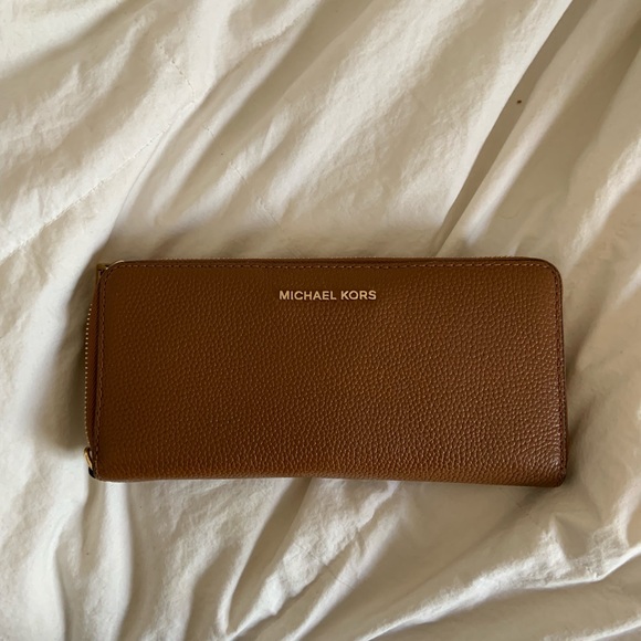 Michael Kors Handbags - Michael Kors Wallet Michael Kors Handbags - Michael Kors Wallet